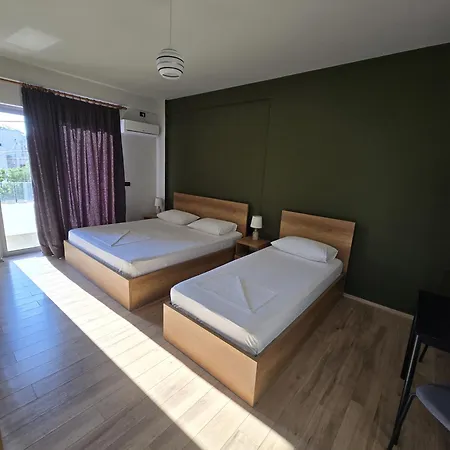Hotel Hill's