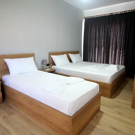 Hill's Hotel *