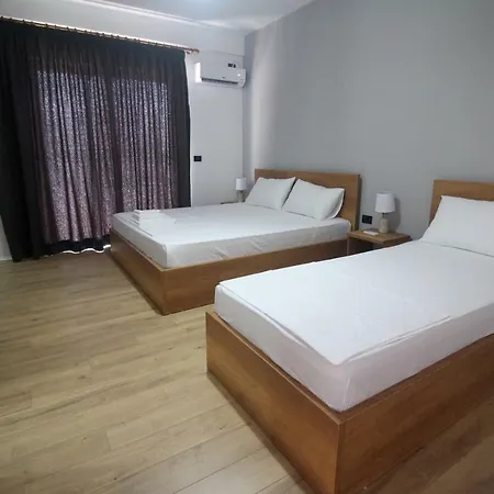 Hill's * Sarande